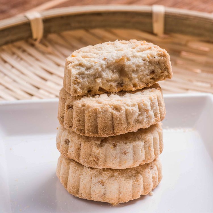 CHAN YEE JAI ALMOND COOKIES 12 PCS